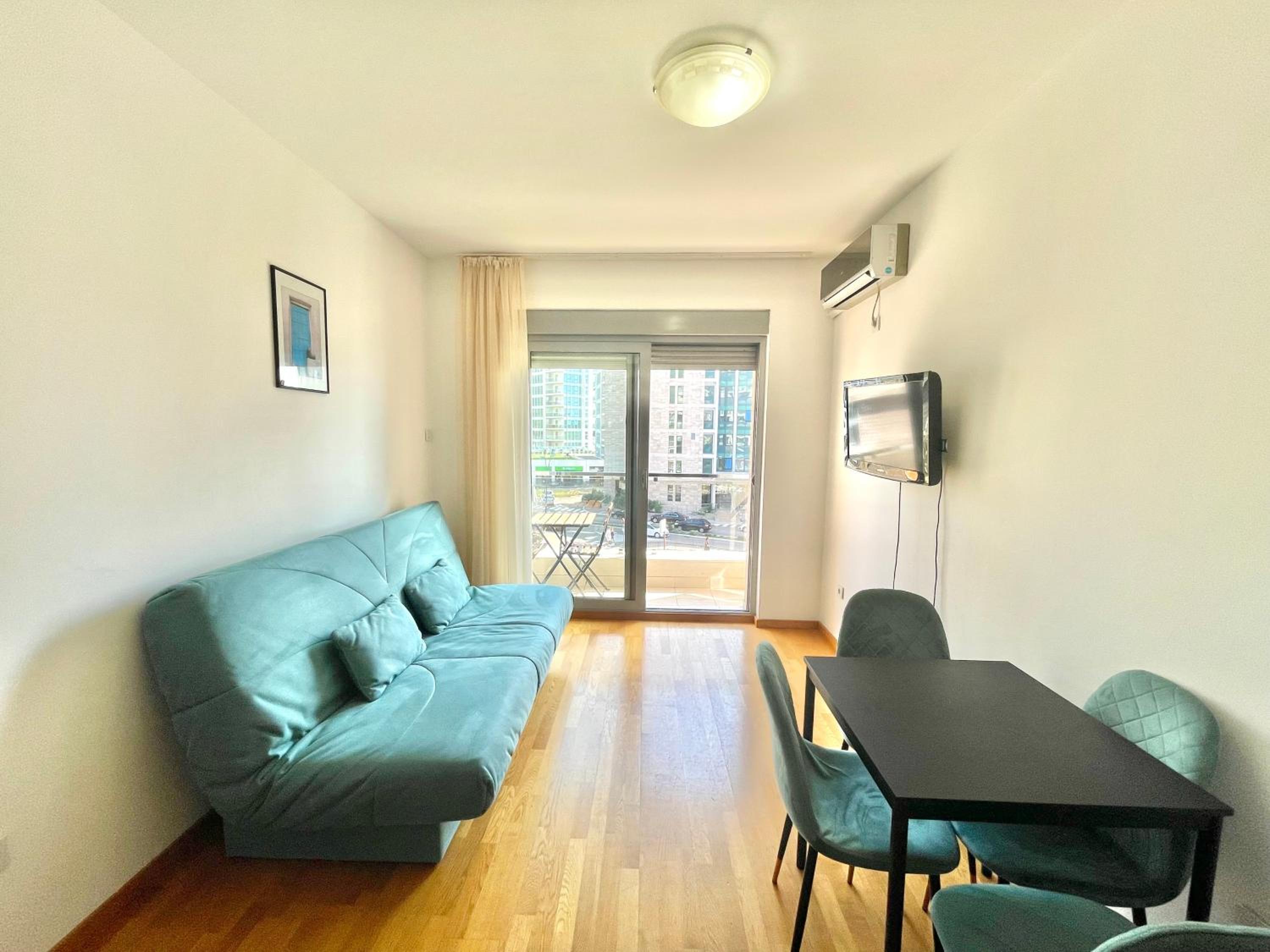 One-Bedroom Apartment photo 2
