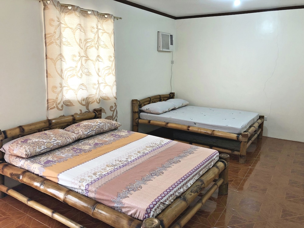 Family Room (for 6) photo 3