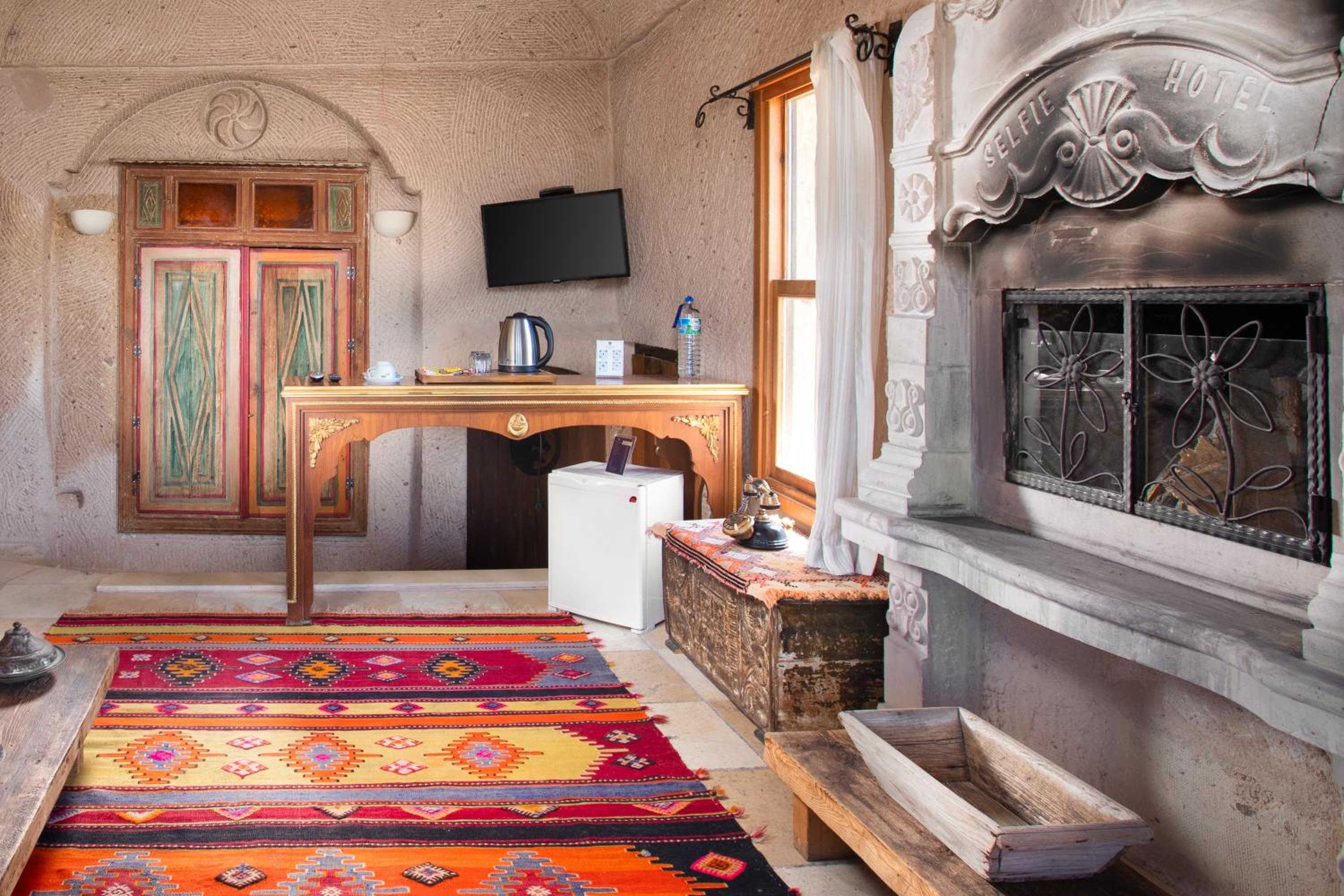 Imperial Cave Suite with Jaccuzi, Sauna, Balcony and Balloon View - Photo 8