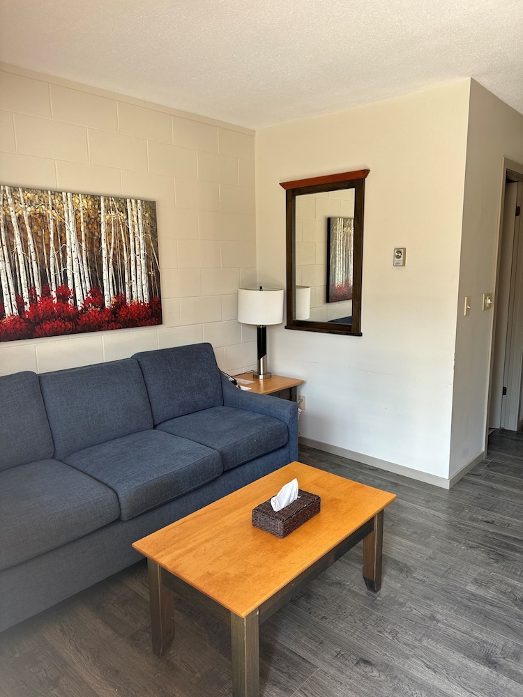 Basic Double Room, 1 Double Bed photo 2