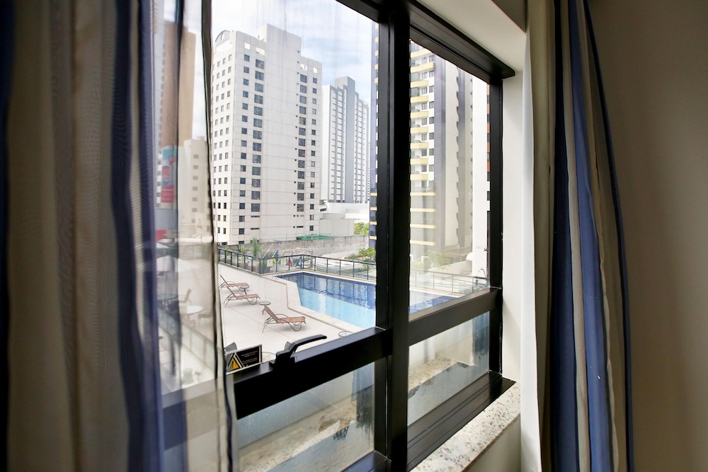 Deluxe Suite - Photo 6