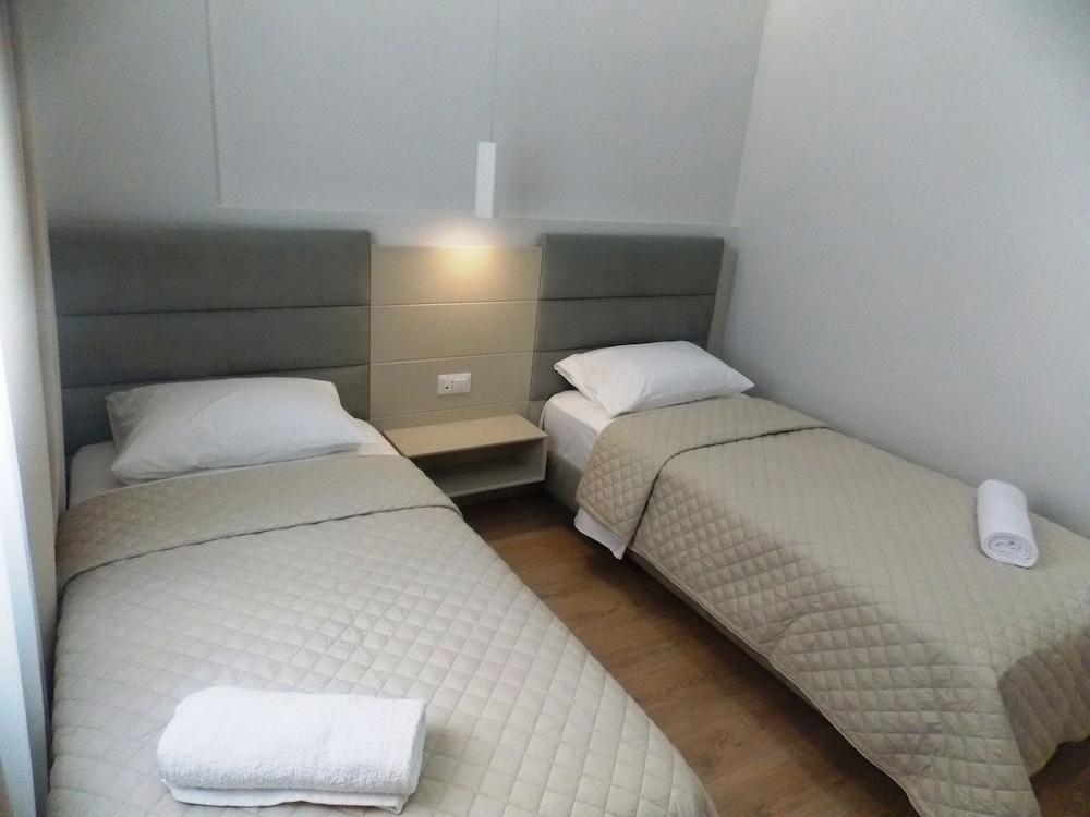 Quadruple Room, Partial Sea View photo 3