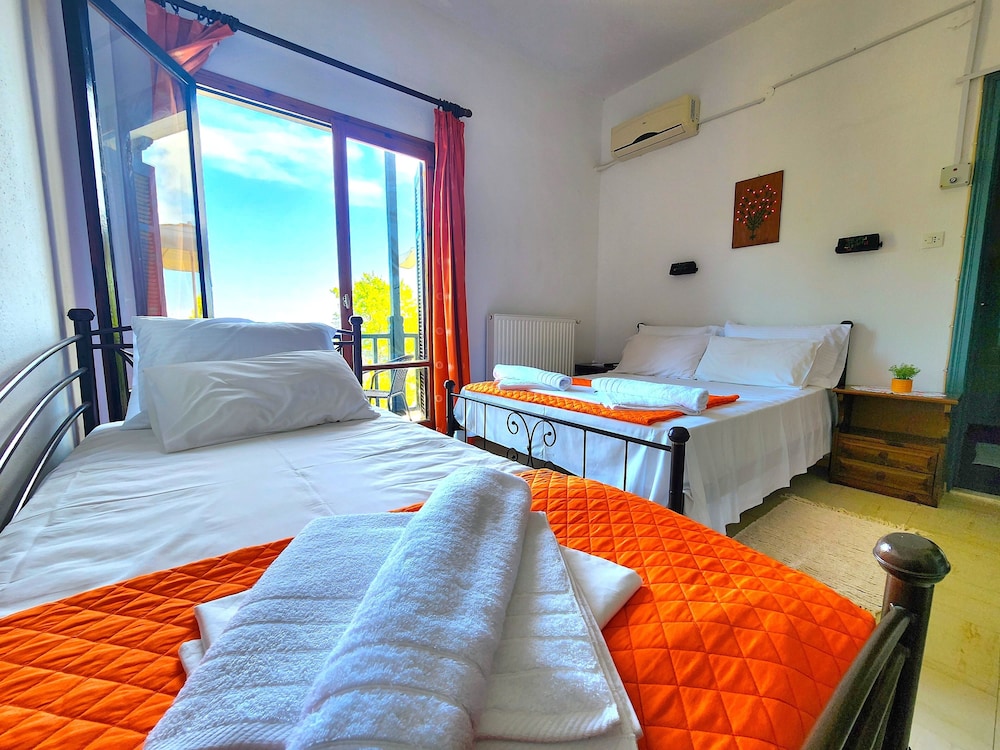 Basic Triple Room