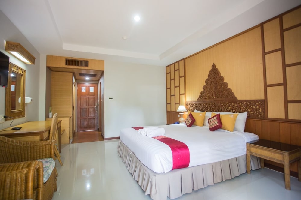Deluxe Room, 2 Twin Beds, Bathtub photo 3