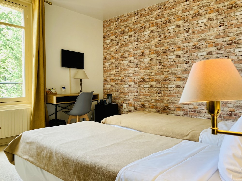 Classic Twin Room - Photo 2