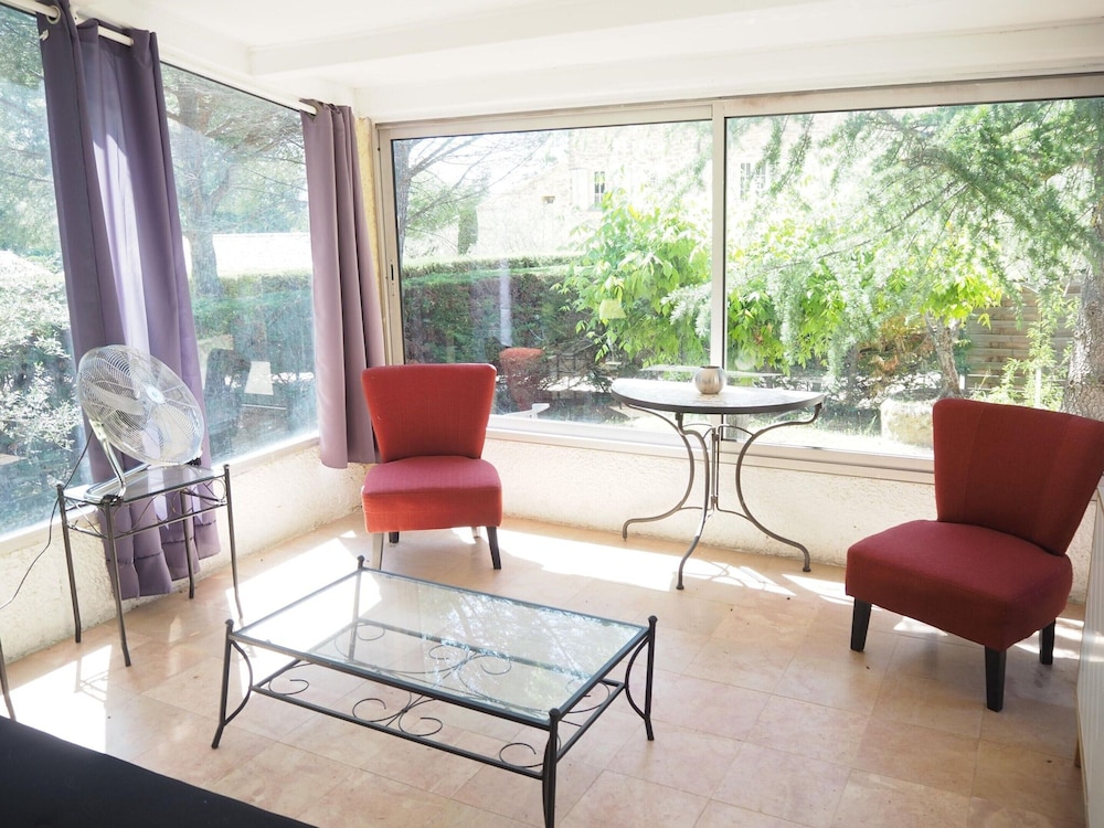 Deluxe House, 4 Bedrooms photo 1