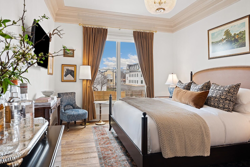 Standard Room, 1 King Bed (Standard King Manor)