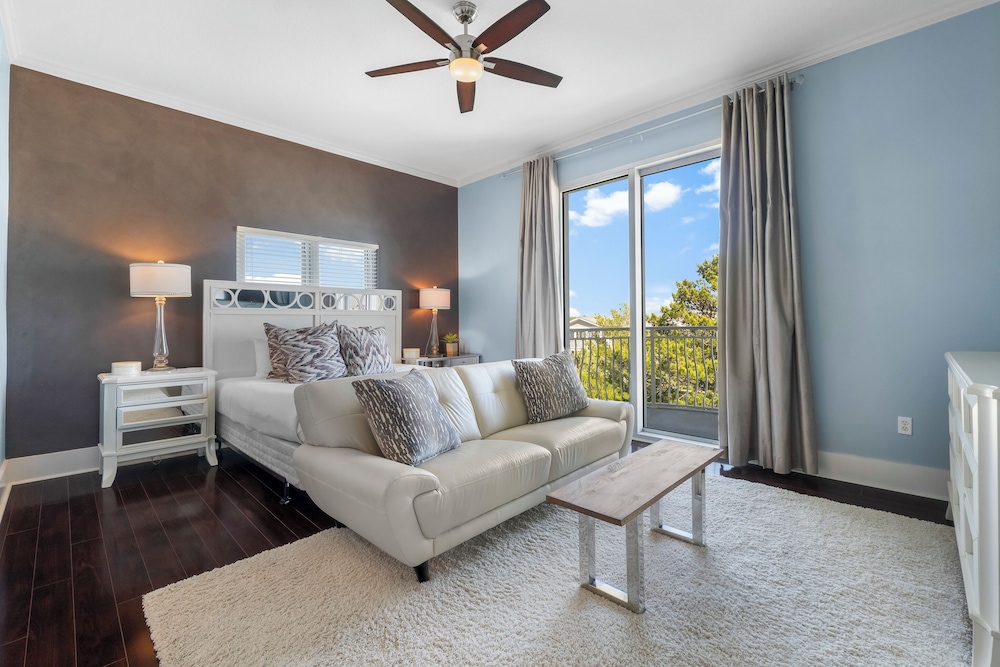 Condo photo 2