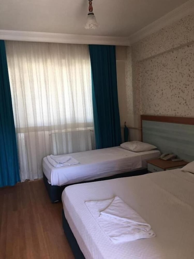 Standard Double or Twin Room - Photo 1