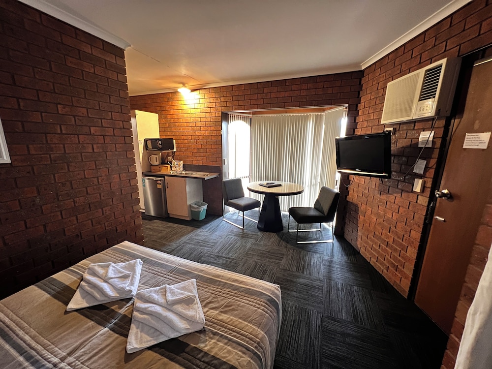 Senior Room, 2 Bedrooms, Shower Grab Bars, Lagoon View photo 3