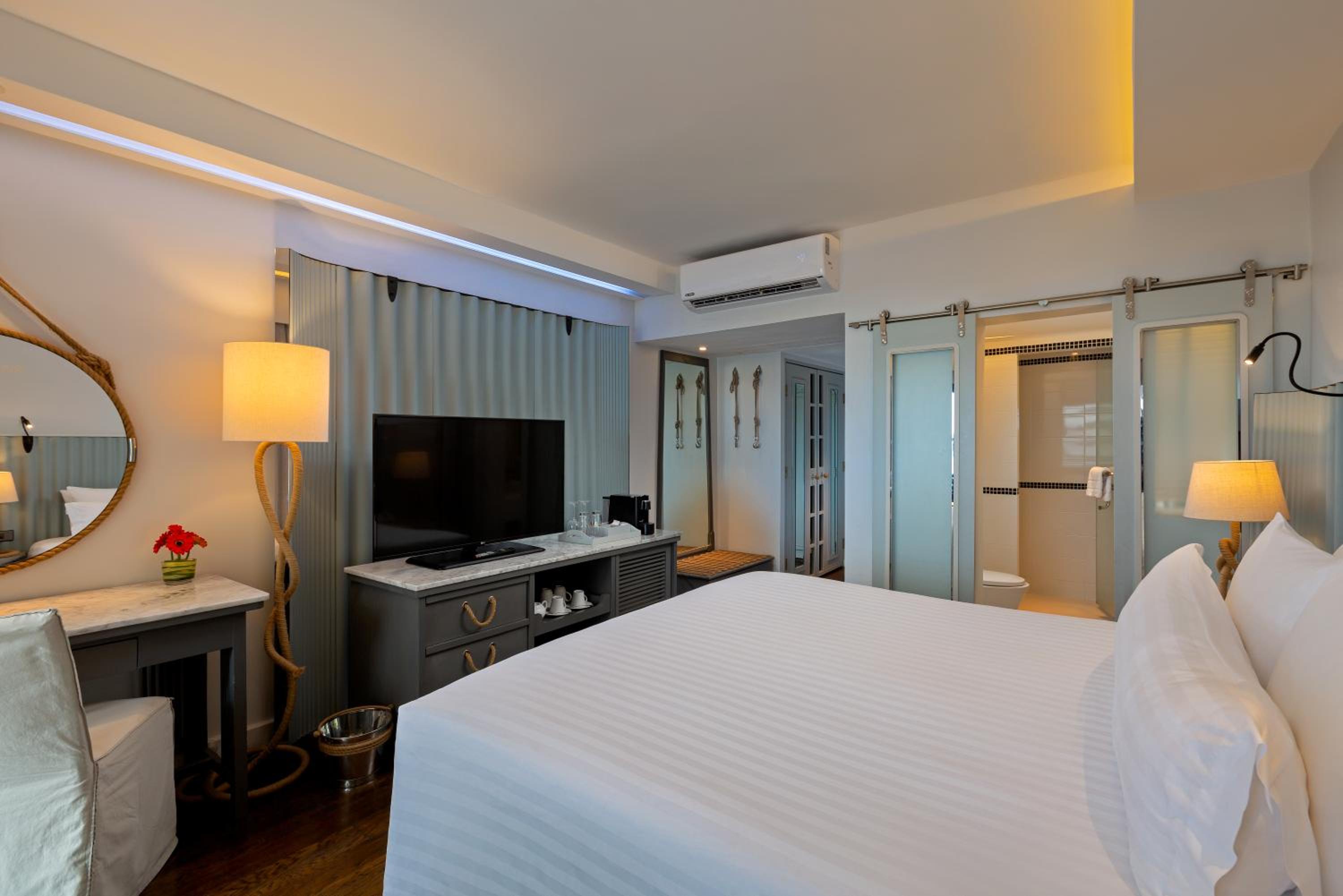 Double Room with Balcony - Photo 2