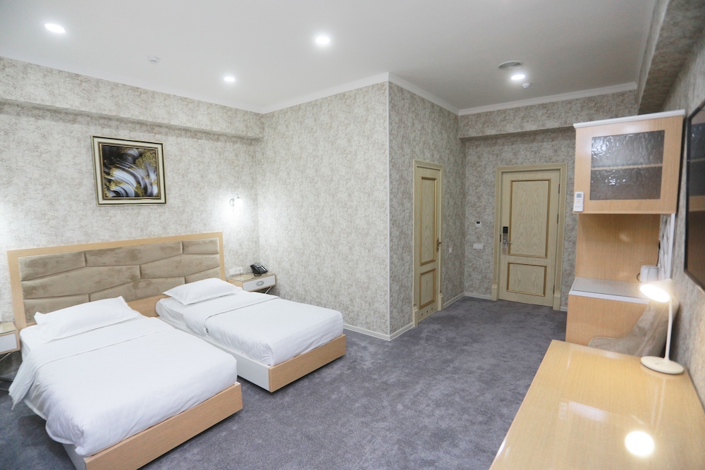 Standard Twin Room - Photo 2
