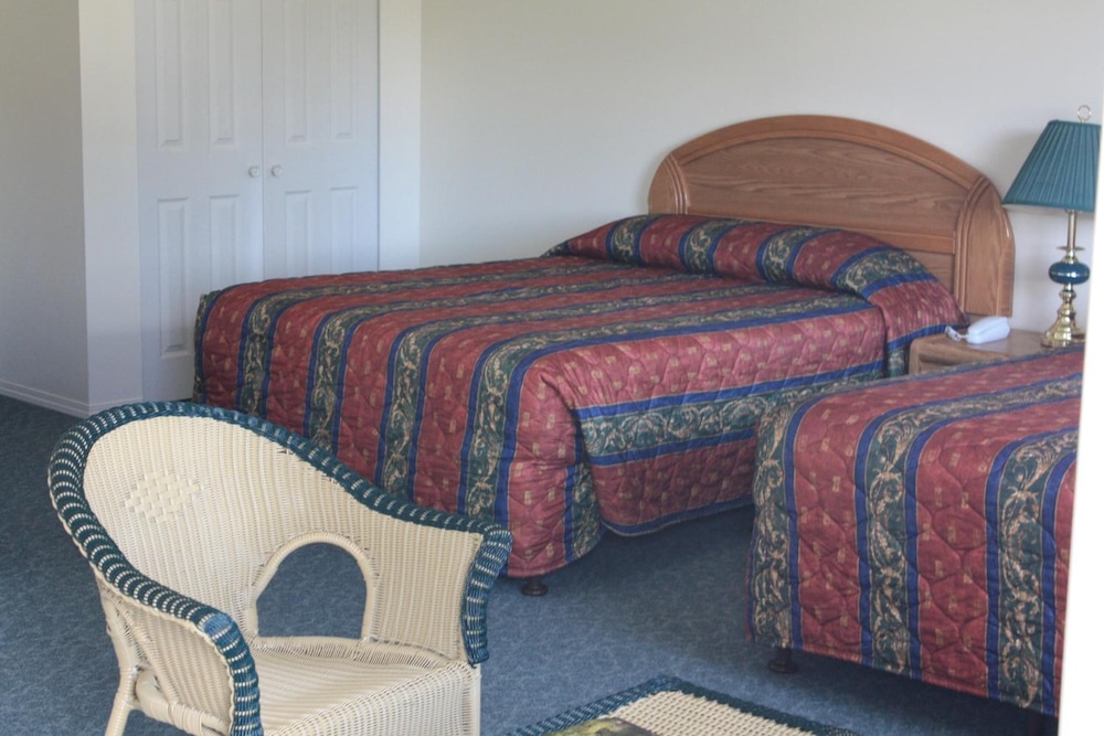 Standard Suite, 2 Queen Beds photo 2