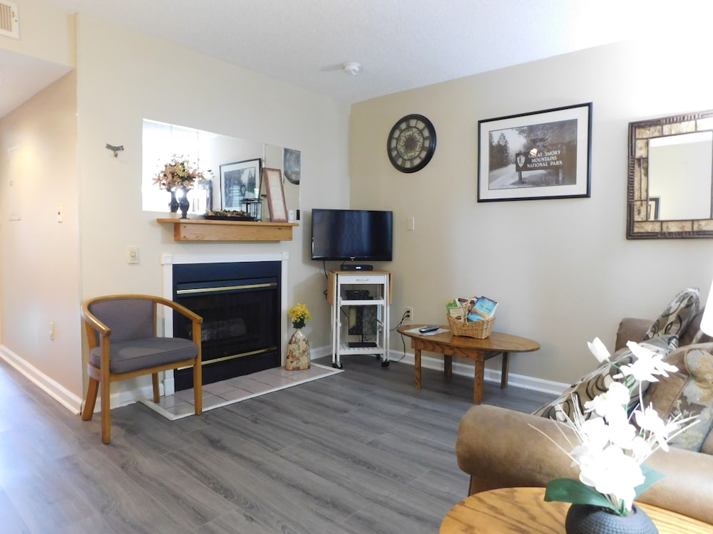 Condo, 1 Bedroom, Jetted Tub (103) photo 1