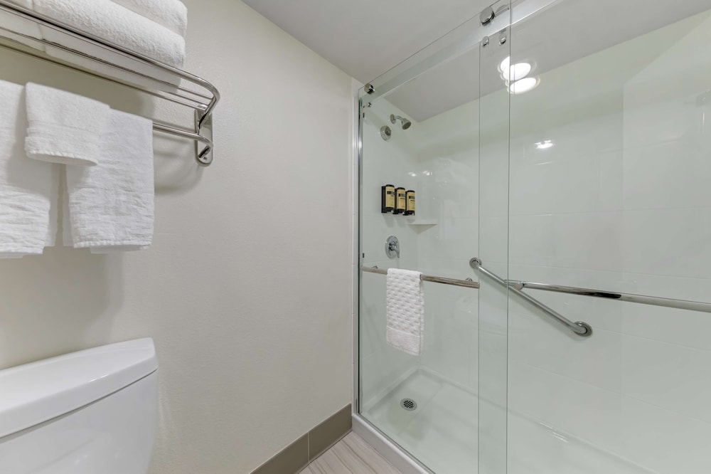 Junior Suite, Multiple Beds, Non Smoking, Balcony - Photo 4
