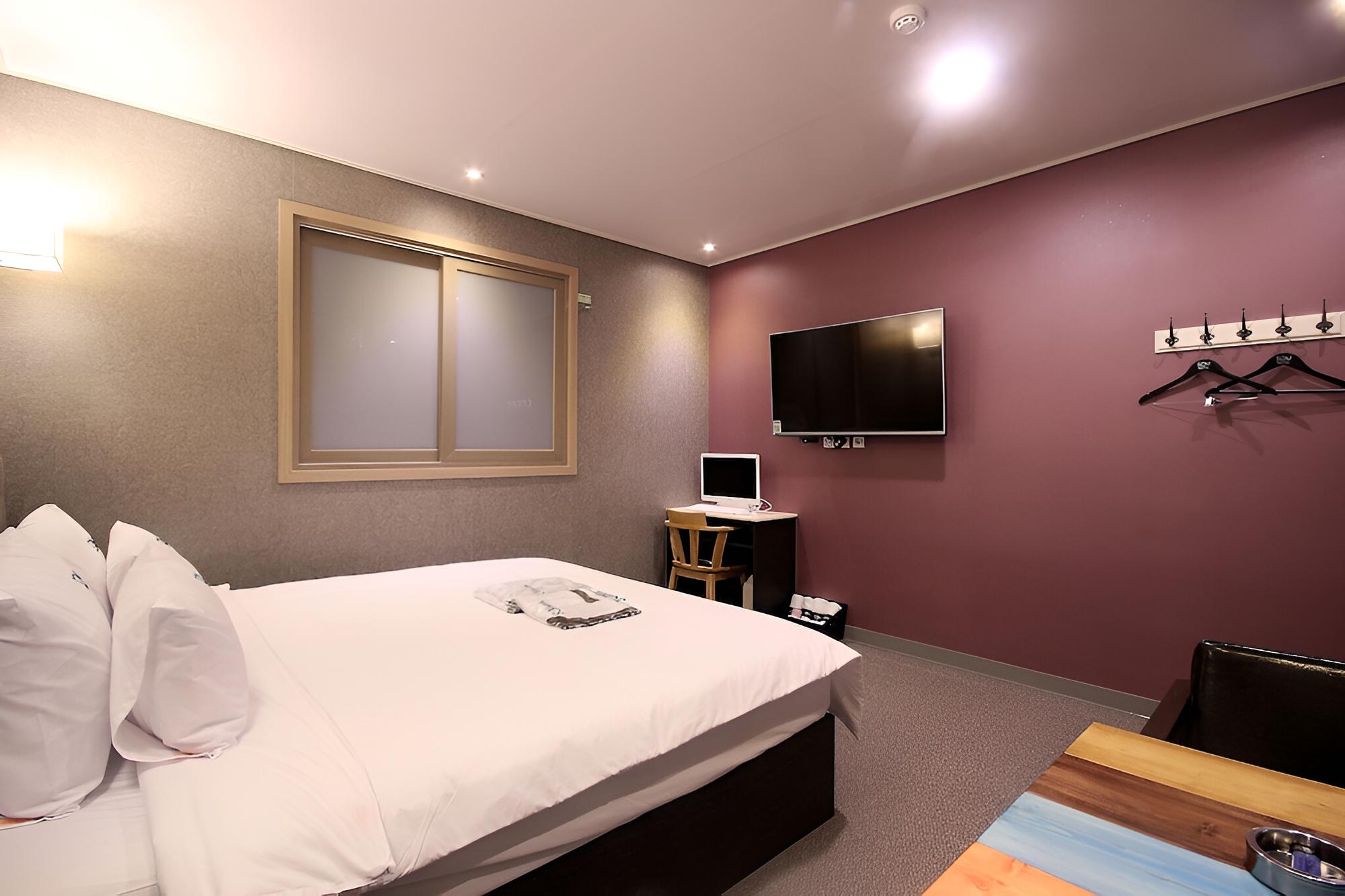 Room (Special Room) - Photo 9
