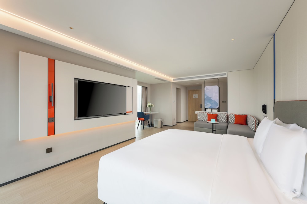 1 King Standard with Sofa Bed