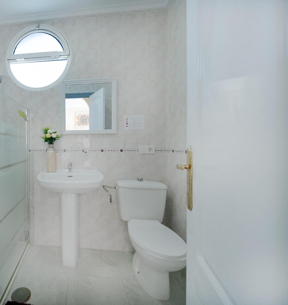 Apartment, 2 Bedrooms (5 adults) - Photo 4