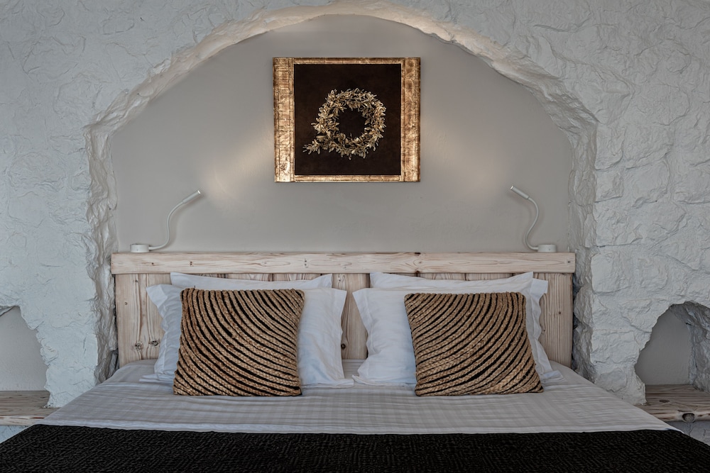 Athermi Suite - Outdoor Jacuzzi & Sunset View
