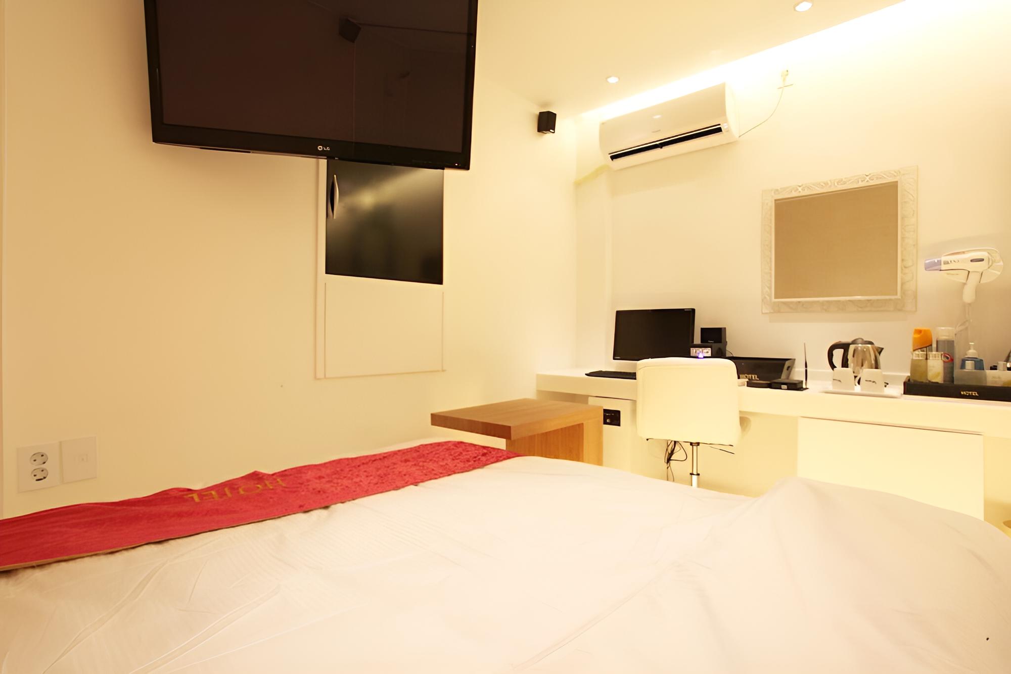 Room (Semi-special Room (Netflix available ) - Photo 8