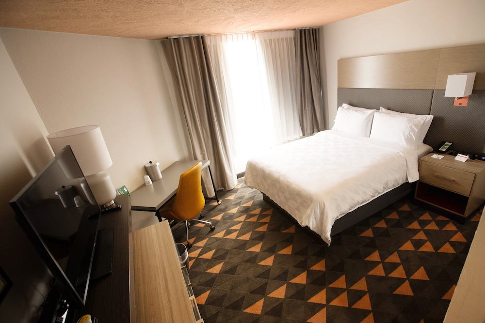 Standard Room, 1 Queen Bed