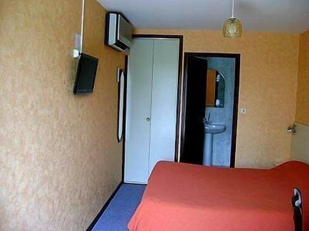 Standard Twin Room photo 1