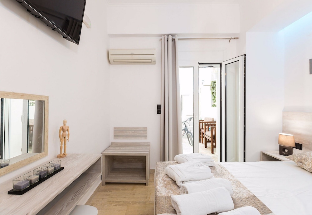 Family House, Multiple Beds, Sea Facing (Mpali Bay View  And Beach Front Apt)