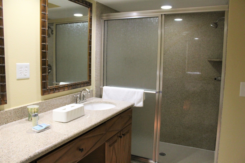 3 Bedroom 2 King 1 Queen Suite