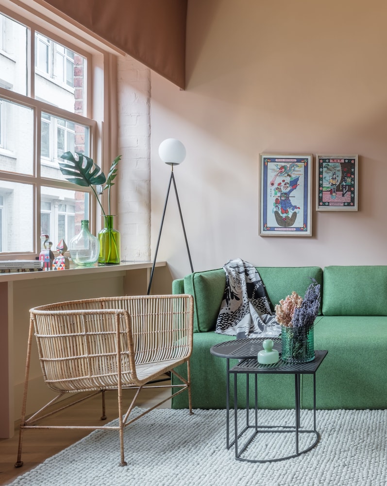 Whitworth Suite - Photo 2