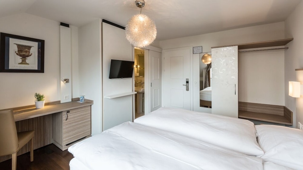 Panoramic Double or Twin Room photo 2