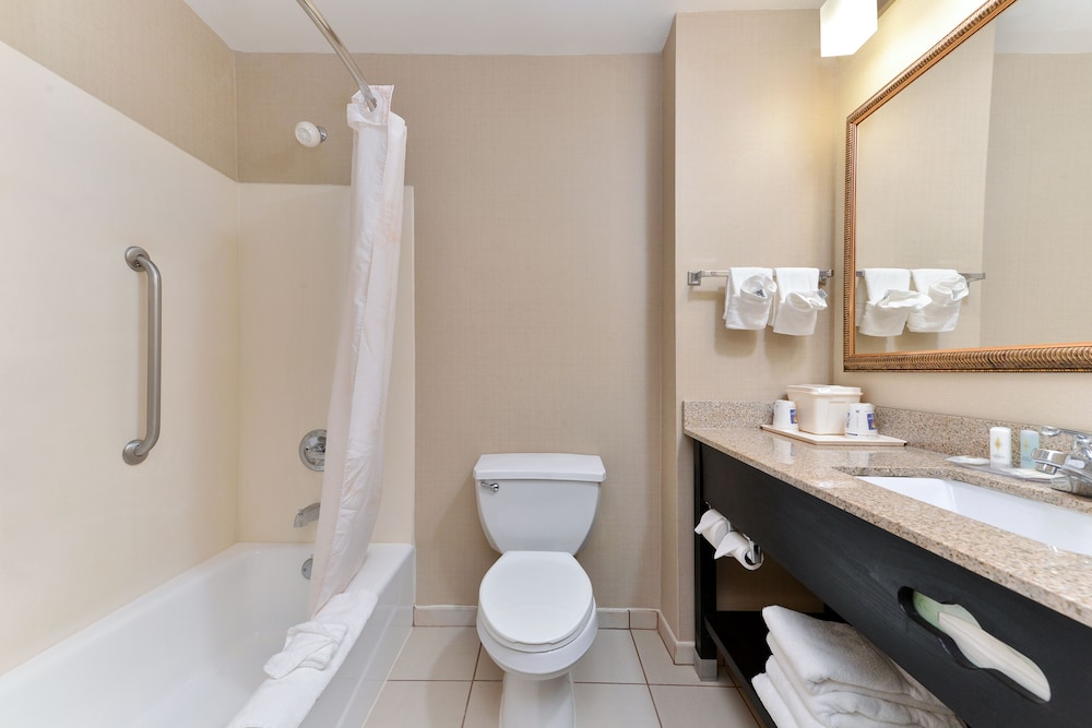 Suite, Multiple Beds, Non Smoking - Photo 23