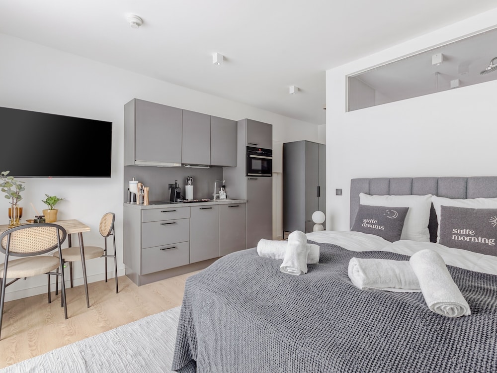 Suite M - Photo 12