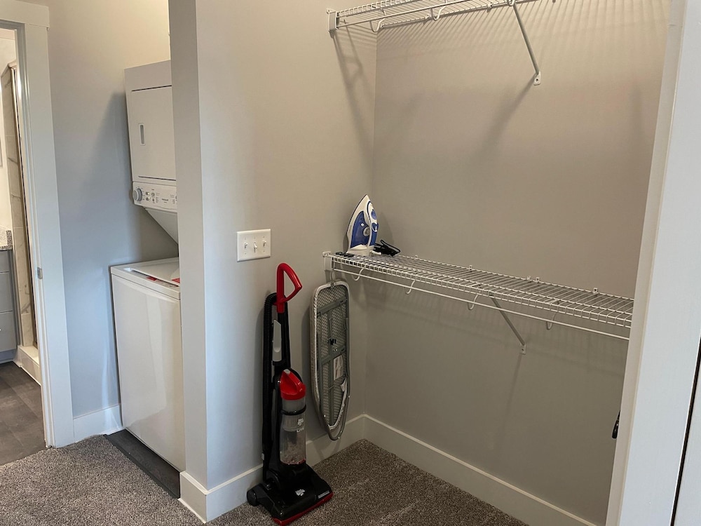 Lux King 1BR Near OSU Parking Balcony Gym, Bild 12