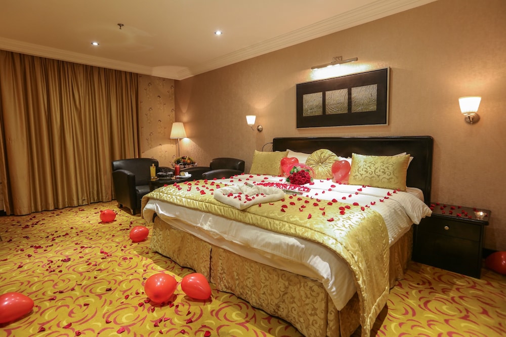 Deluxe Room - Photo 5