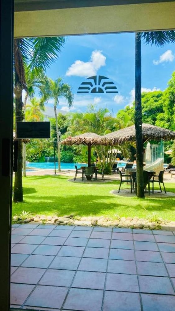 Deluxe Room, 2 Queen Beds, Poolside - Photo 4