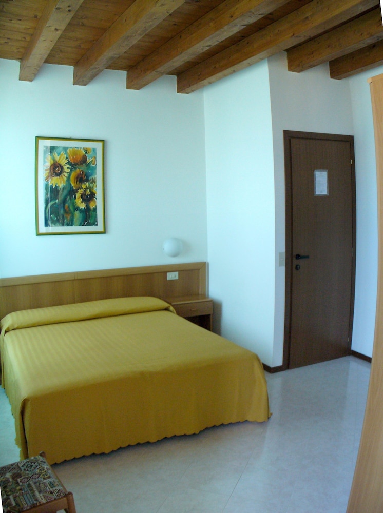 Double or Twin Room photo 1