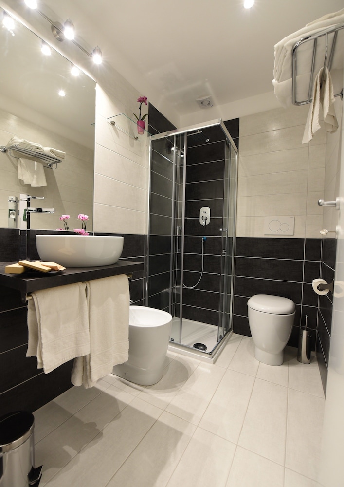 Deluxe Double or Twin Room photo 2