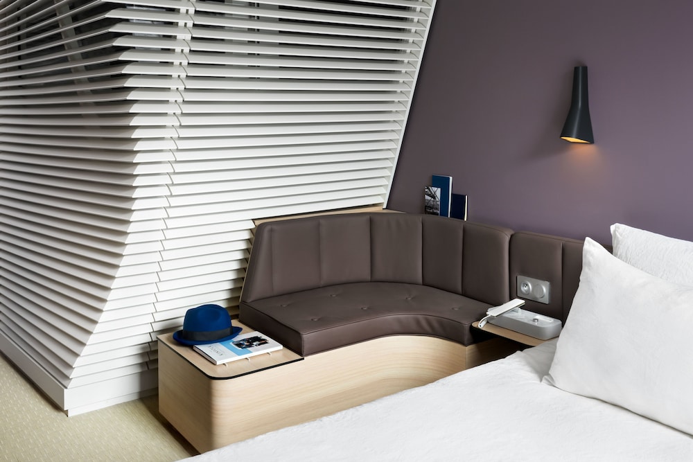 Premium room with Rhône view including self-service snacks and drinks at the Club
