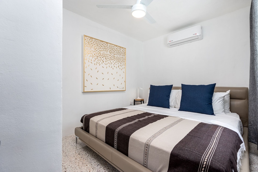 Cuale Condos 1 Bedroom #401 Romantic Zone photo 2