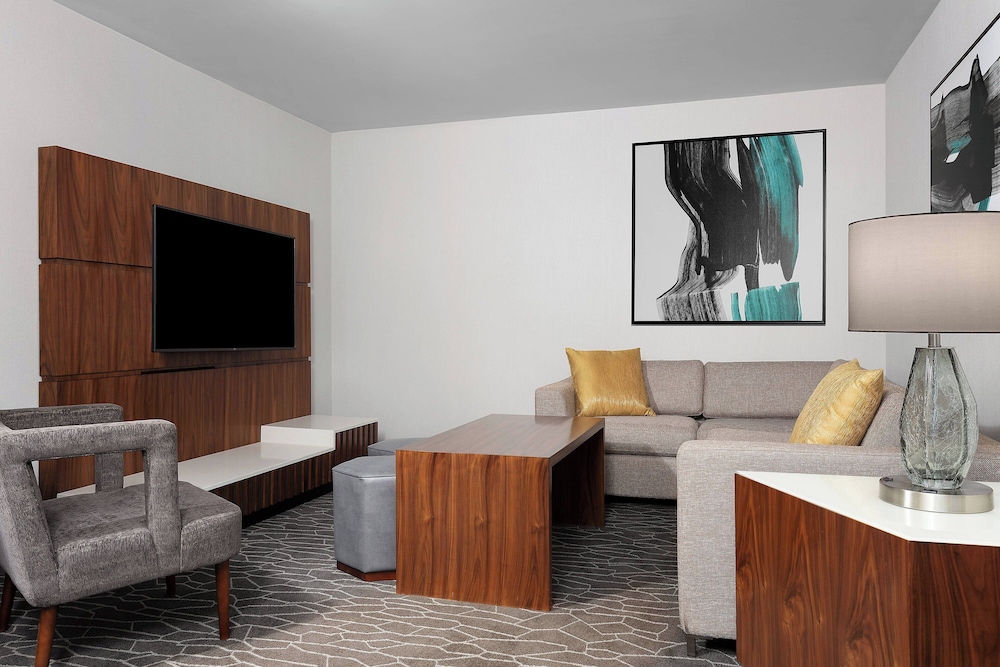 Junior Suite, 1 Bedroom - Photo 1