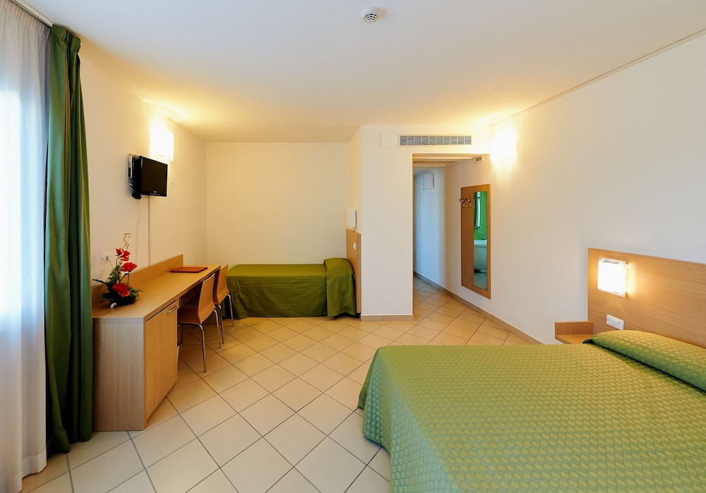 Classic Triple Room