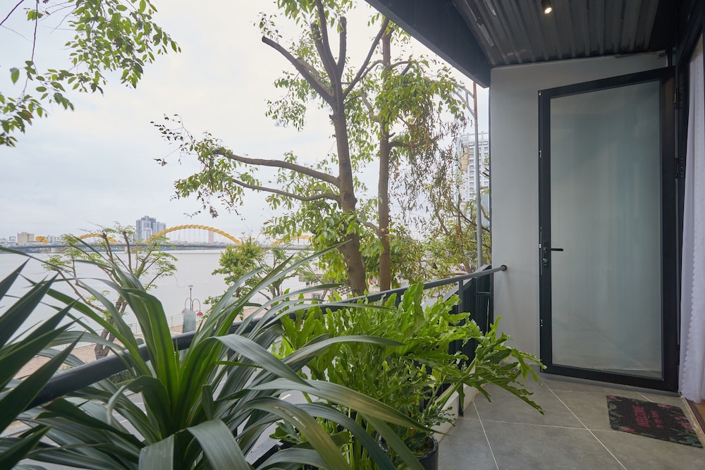 Deluxe Double Room, Balcony, River View - Photo 11