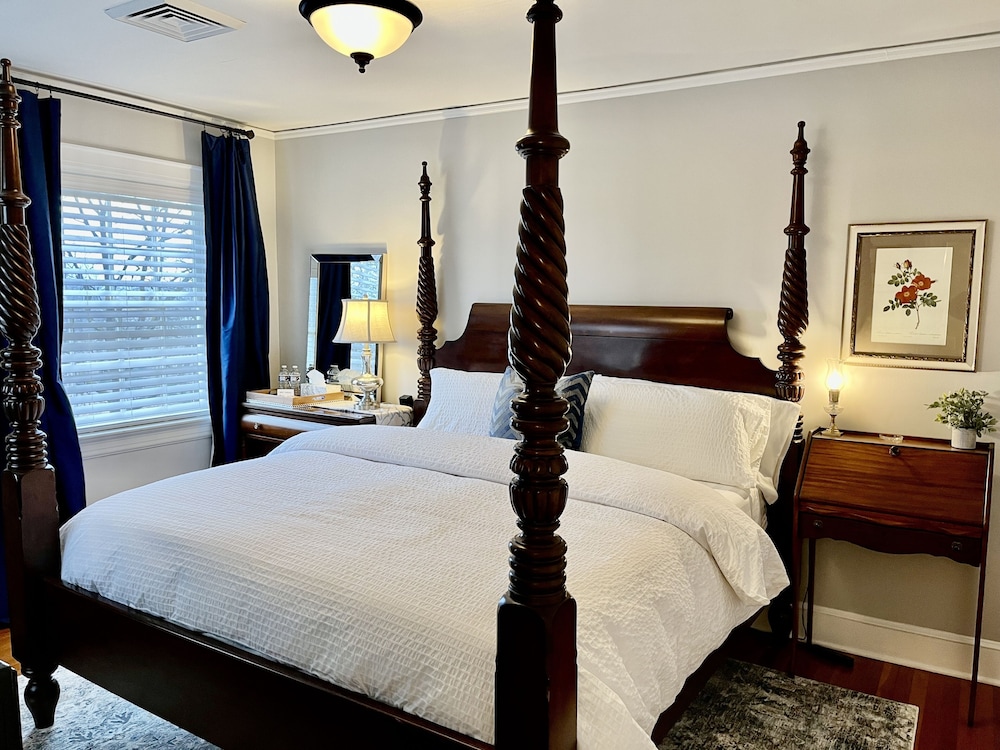 The Coach House Room photo 1
