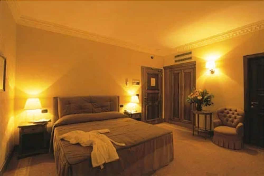 Standard Double Room - Photo 3