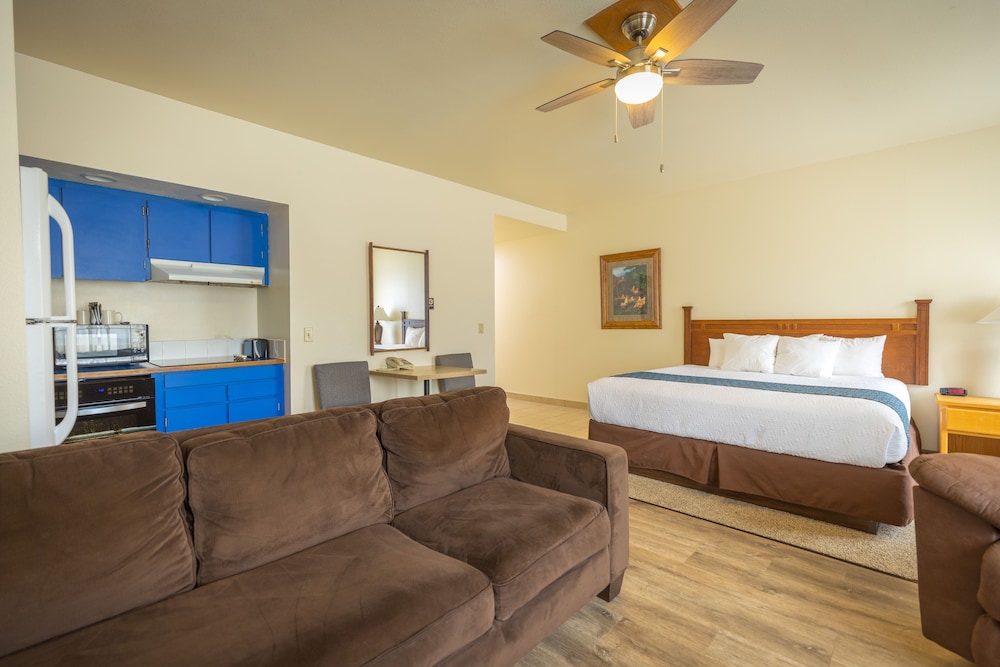Suite, 2 Queen Beds, Kitchen (Pet Friendly) photo 1