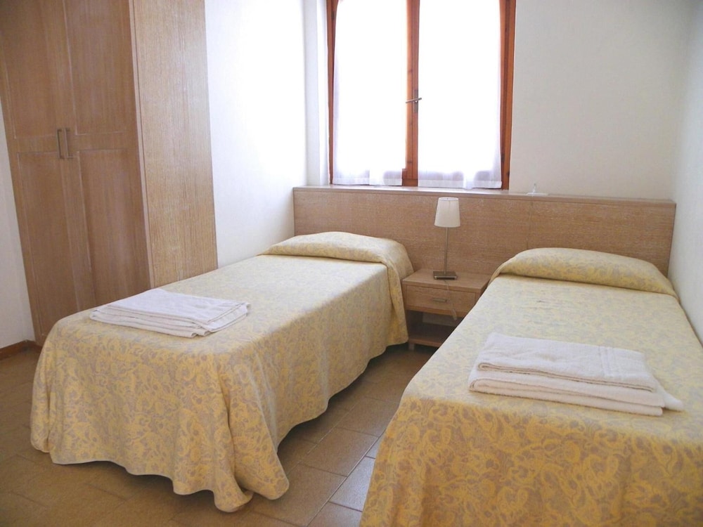 Standard Apartment, 3 Bedrooms, Balcony (6 pax) photo 1
