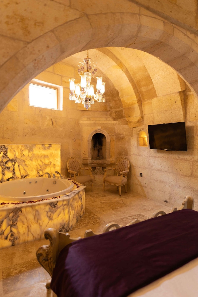 Jakuzili Suite - Photo 25