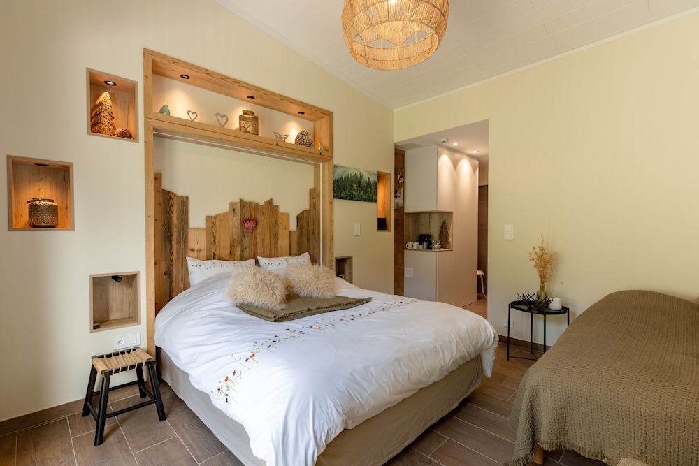Luxury Triple Room, Ensuite, Mountain View (Douglas) photo 1
