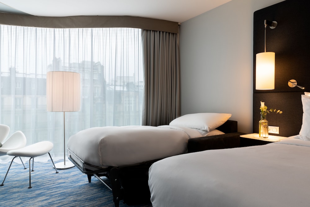 Room, 1 King Bed, City View
