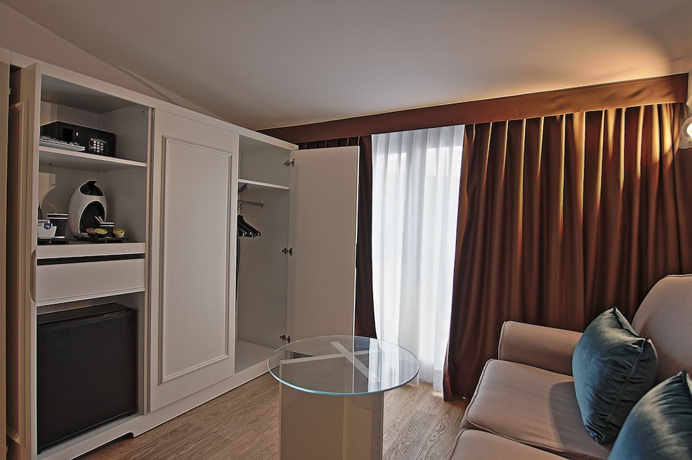 Deluxe Double Room Single Use